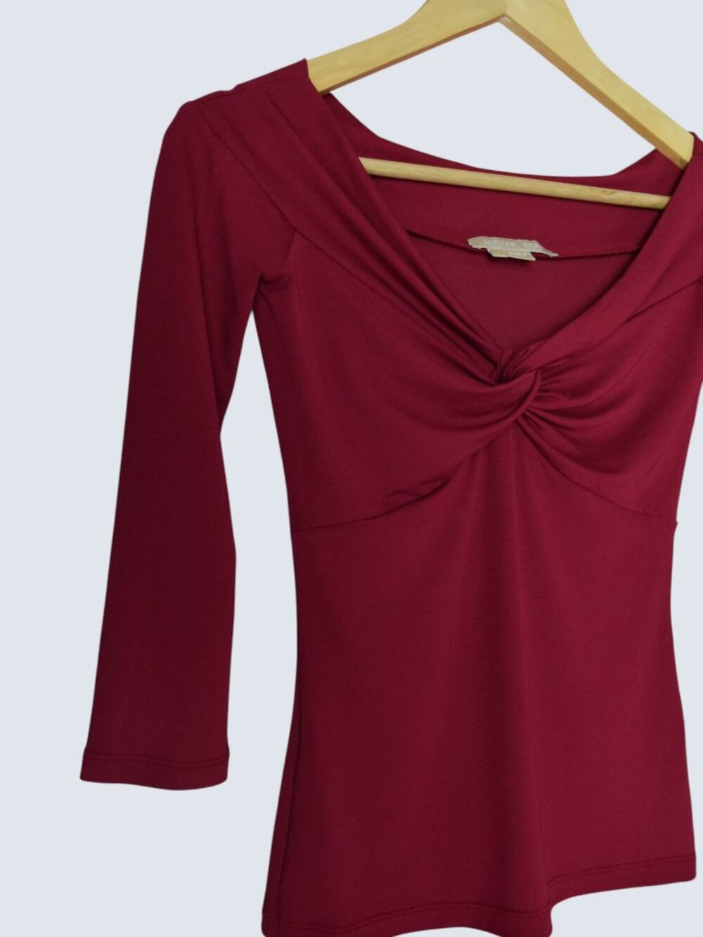 MICHAEL KORS COLLECTION DARK RED STRETCH V-NECK 3/4 SLEEVE TOP - Picture 4 of 6